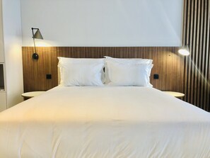 Zimmersafe, Bügeleisen/Bügelbrett, kostenloses WLAN, Bettwäsche