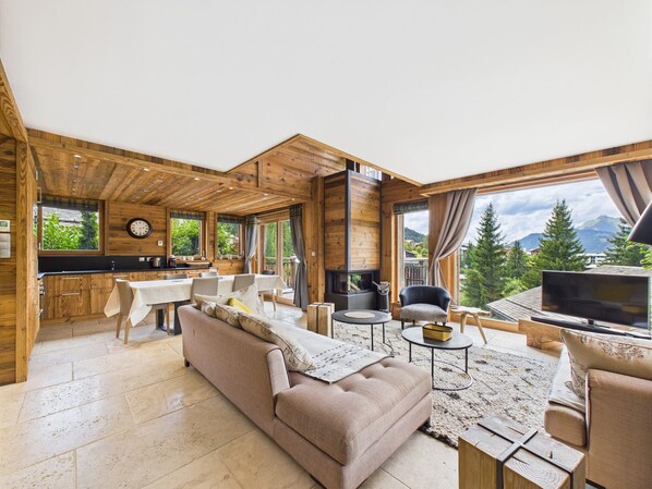 Fernseher, Kamin, Arbeitsbereiche