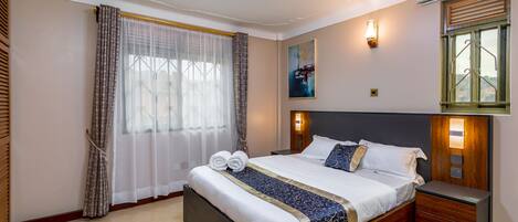 2 chambres, fer et planche à repasser, Wi-Fi gratuit, draps fournis