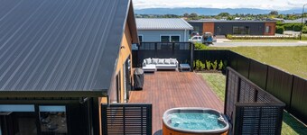 The Green House: Luxe Eco Escape