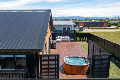The Green House: Luxe Eco Escape