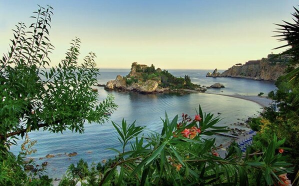 Am Strand, Liegestühle, Strandtücher