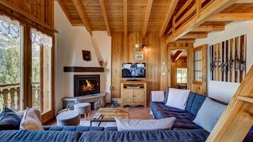 Télévision, cheminée