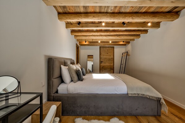 3 slaapkamers, een bureau, wifi, beddengoed