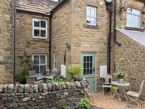 Beautiful 200yr old cottage,Eyam ,Peak District,Derbyshire