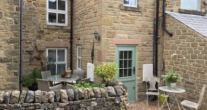Beautiful 200yr old cottage,Eyam ,Peak District,Derbyshire