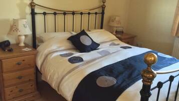 1 bedroom, travel crib, free WiFi