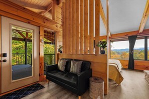 TV, caminetto, lettore DVD