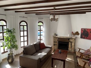 Smart TV, fireplace, ping pong - Genuine Spanish villa - large private pool - close to the beach - sun all day (Benissa)
