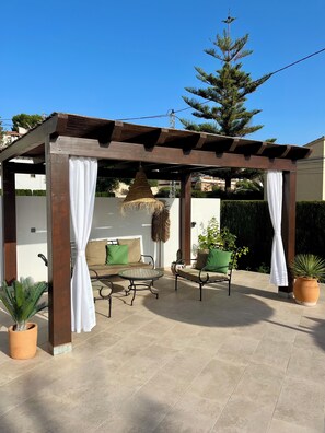 Terrace/patio - Genuine Spanish villa - large private pool - close to the beach - sun all day (Benissa)