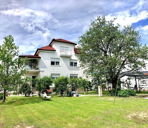 Apartment Andrej 2 BR w/Parking, Balcony, 100m2