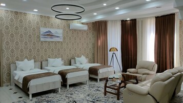 Senior Στούντιο-Σουίτα | Μίνι μπαρ, μοναδική διακόσμηση, μοναδική επίπλωση, γραφείο 