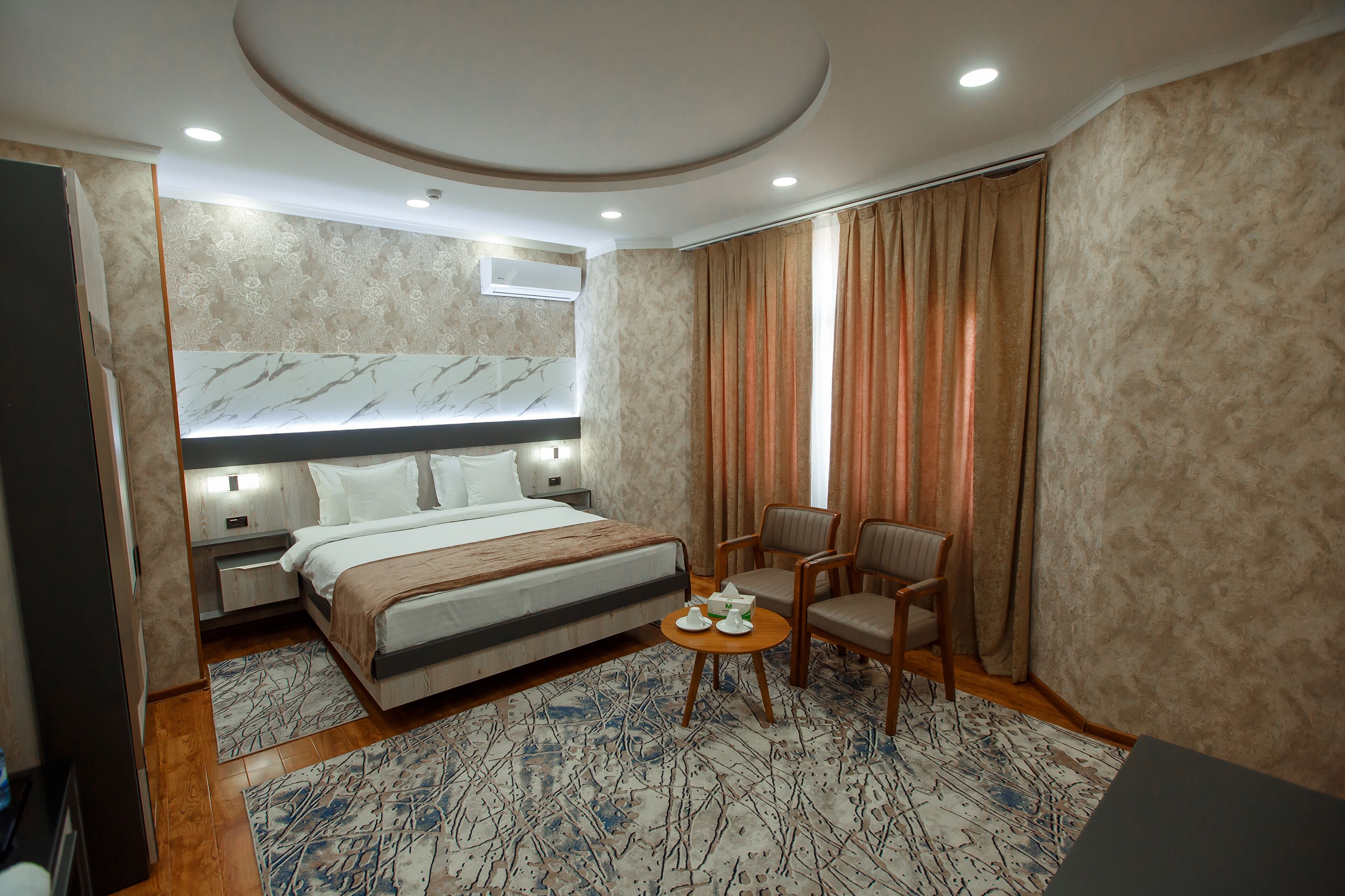 Basic Double Room | Minibar, individually decorated, individually furnished, desk