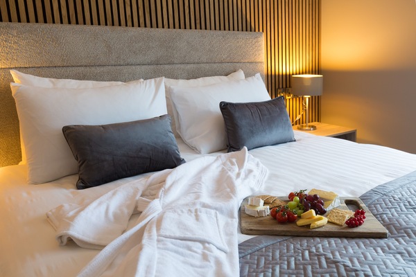 Premium bedding, soundproofing, iron/ironing board, WiFi (free)