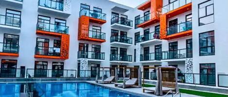 Piscine extérieure, piscine chauffée