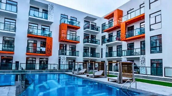 屋外プール、温水プール