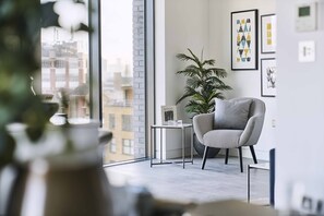 Smart TV de 42 pulgadas con canales digitales, televisión y Netflix 