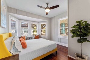 2 bedrooms, desk, iron/ironing board, free WiFi