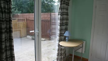 Baita Basic, 1 letto matrimoniale | Area soggiorno | TV a schermo piatto