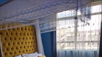 Iron/ironing board, free WiFi