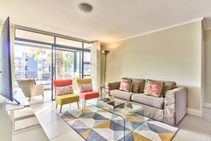 TV - 2 Bedroom Apartment in Century City (Cape Town)