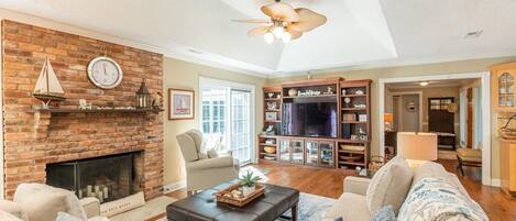 Smart TV, libros, videoteca