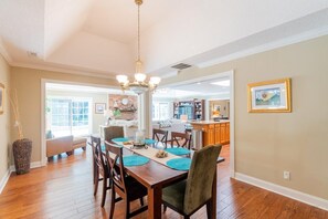 Dining - 1 Tupelo - Sea Pines 4 Bedroom Dog Friendly Home (Hilton Head Island)