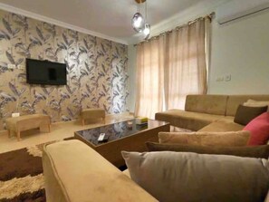 Smart TV - Cozy air conditioned in Madinaty, weekly discount (new cairo)