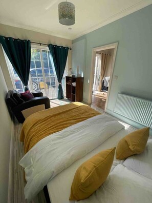 1 bedroom, iron/ironing board, free WiFi, bed sheets - Adorable one-bed place in Cambridgeshire (March)