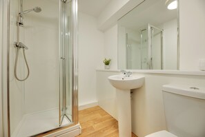 Charltons 2A | Bathroom