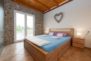 8 habitaciones, tabla de planchar con plancha y wifi gratis 