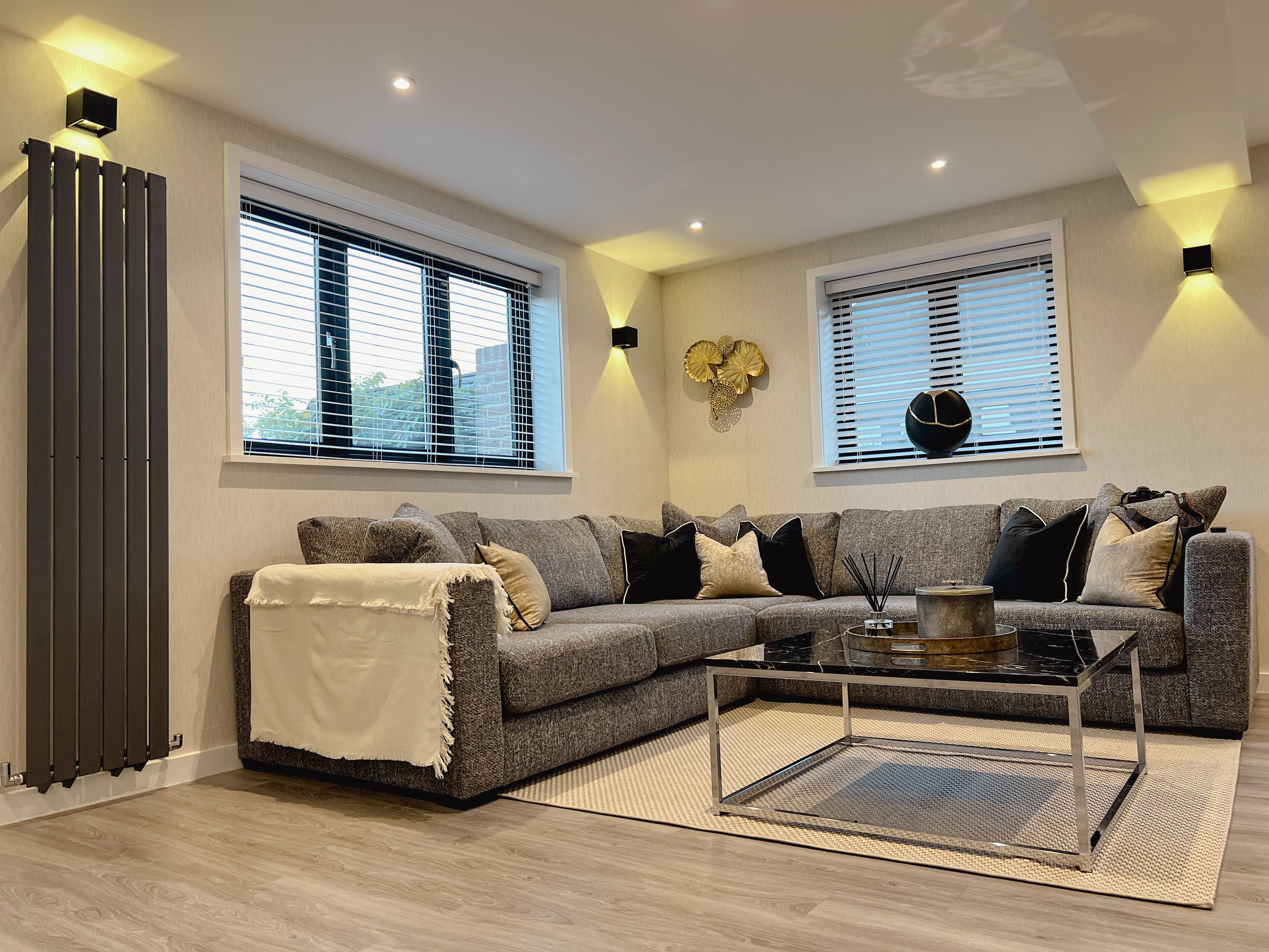 Apartment, 1 King Bed | Living room