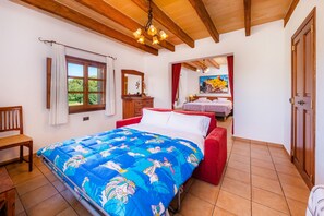 4 bedrooms, free WiFi, bed sheets - Villa "Cas Cuni" with Pool, Terrace & Wi-Fi (Felanitx)