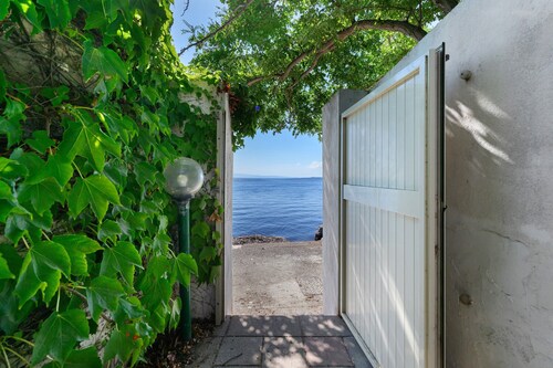 Casa vacanze 'Villa Ondina Carloforte' vicino alla spiaggia con terrazza e Wi-Fi
