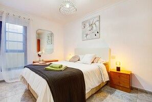 2 habitaciones, tabla de planchar con plancha y wifi gratis 