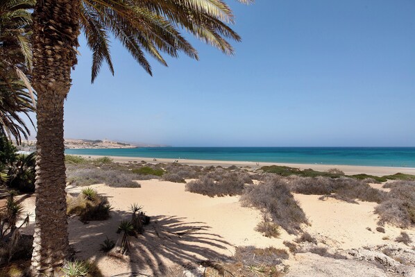 Beach nearby - Vacation Home "Apartamento Tanzanita" with Terrace & Wi-Fi (Costa Calma)