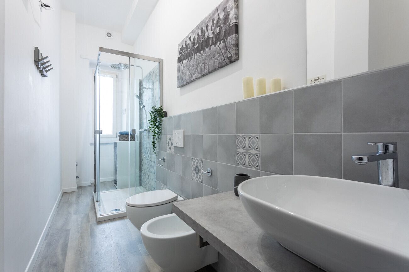 Doccia, asciugacapelli, bidet, asciugamani