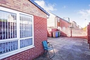 House, Multiple Beds | Balcony - Impeccable House in Manchester, England (Manchester)
