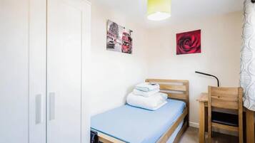 3 bedrooms, free WiFi, bed sheets