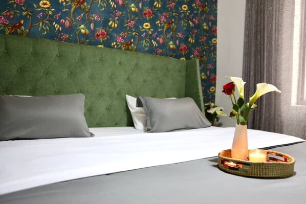 2 عدّة غرف نوم ومكواة/لوح كي وواي فاي مجانًا