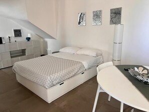 1 quarto, Wi-Fi de cortesia, roupa de cama