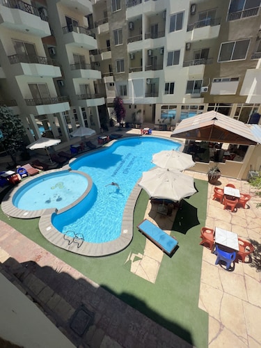 Spacious Paradise Hill Apartment 2BR– Ideal for Big Families - WIFI - Pool