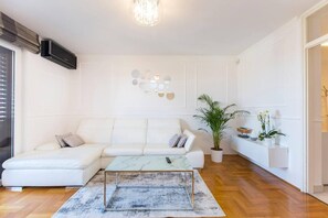 Apartment | Living room | Flat-screen TV - Apartment Parentium - Stay in the Heart of Porec (Porec)