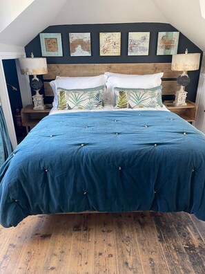 3 bedrooms, iron/ironing board, travel cot, free WiFi