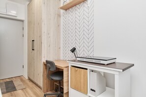 Living room - Studio Wrocław Fabryczna by Renters (Wroclaw)