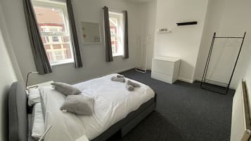 3 bedrooms, iron/ironing board, free WiFi, bed sheets
