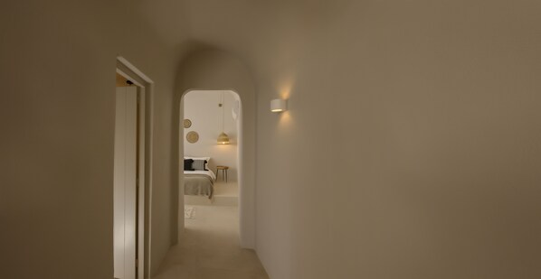 1 bedroom, iron/ironing board, travel cot, free WiFi - Deluxe Cave Suite with large private terrace & kitchenette | Element Suites (Thira - Santorini)