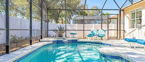 Outdoor pool, sun loungers