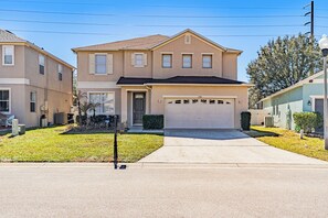 Front of property - Pine Ridge (Davenport)