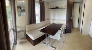 Dining - Location de Mobil Home Camping Tohapi en Alsace (Biesheim)